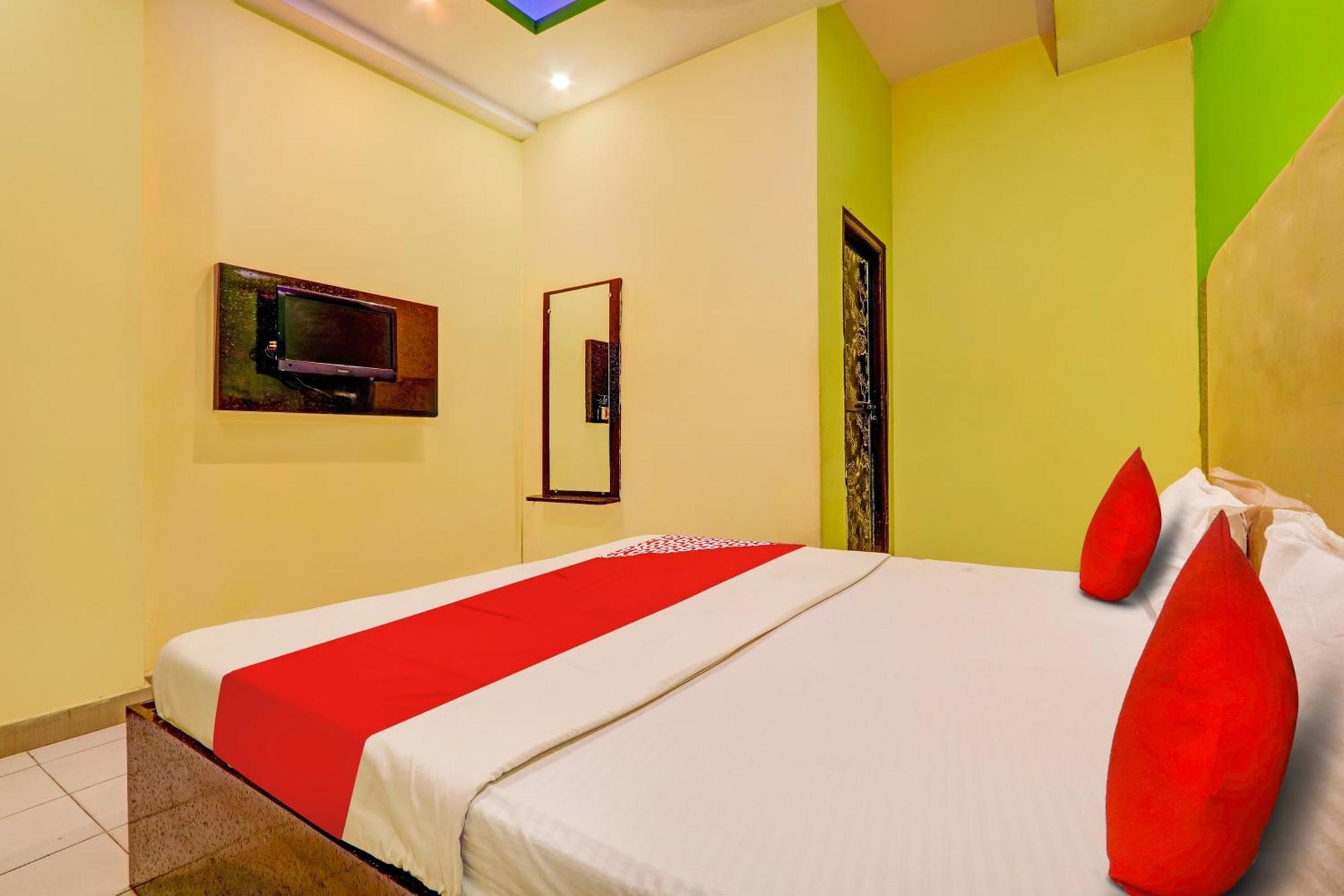 Oyo Flagship Hotel Samruddhi Lodge Nirmal  Luaran gambar