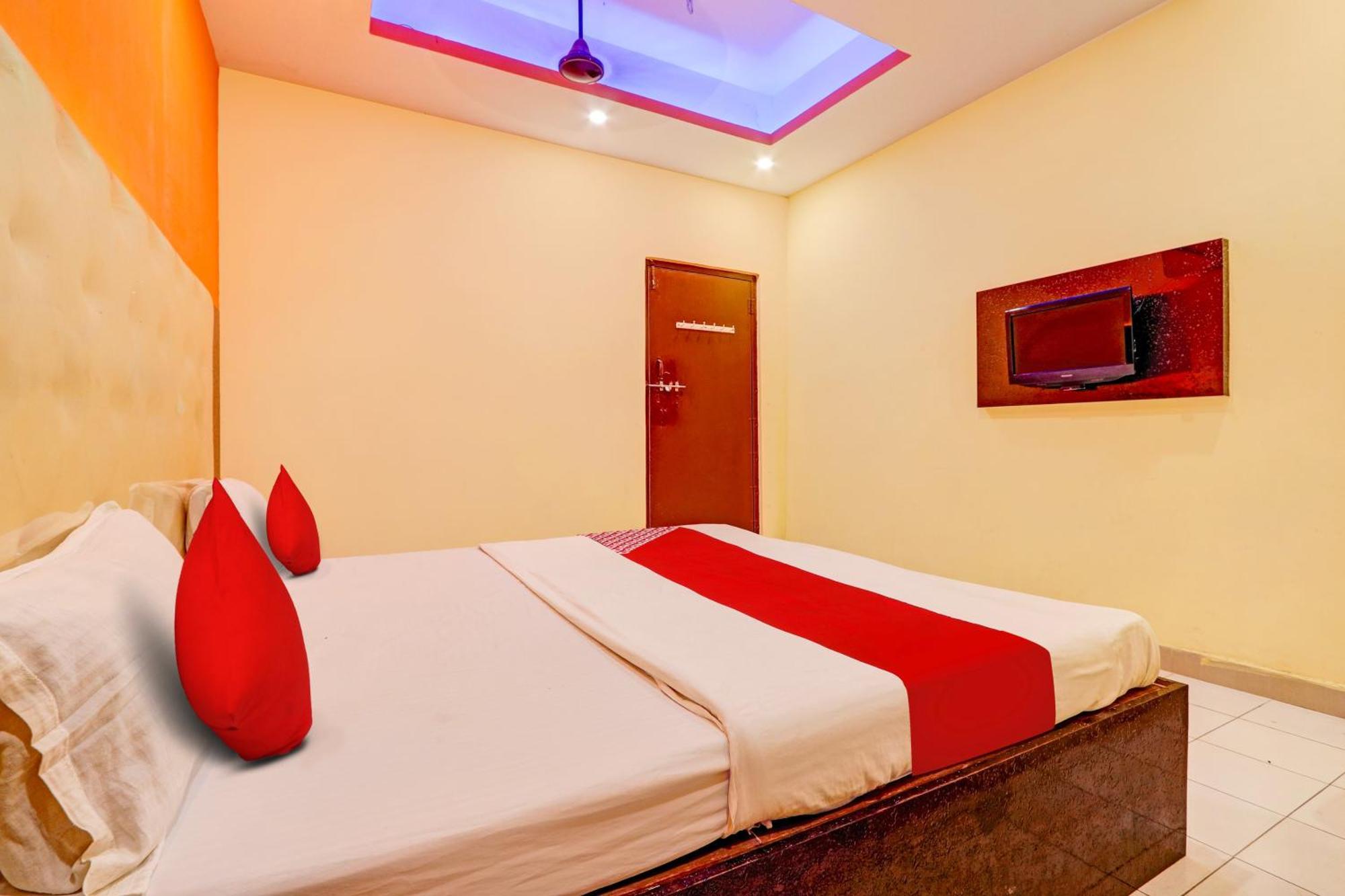 Oyo Flagship Hotel Samruddhi Lodge Nirmal  Luaran gambar